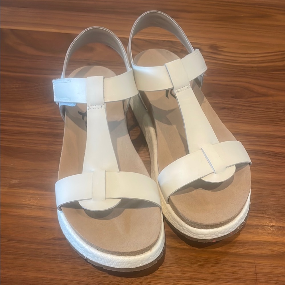 OTBT “Mend” platform sandal Oyster color; Minimalist Sandals with Ankle Strap